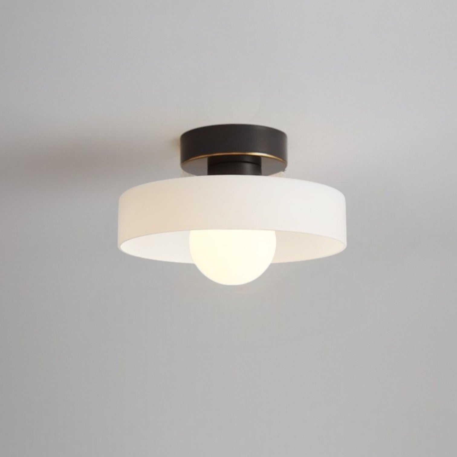 Francuska Lampa Sufitowa Bauhaus Z Geometryczną Formą