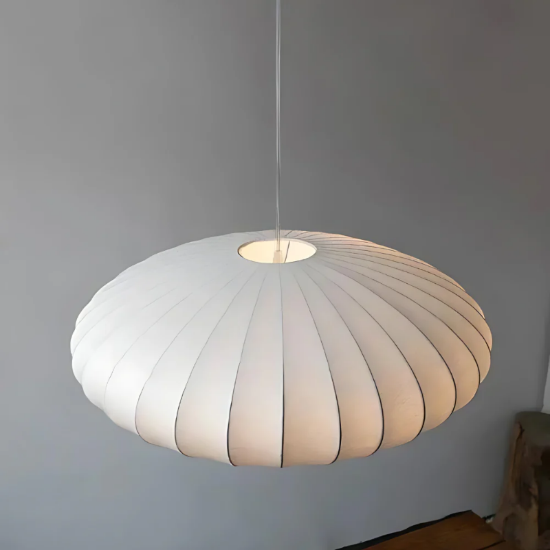 Wisząca Lampa W Stylu Japandi Z Miękkim Rozproszonym Światłem
