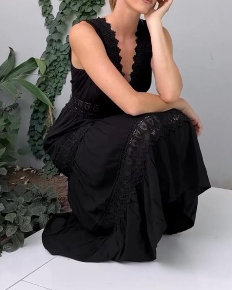 Elegancka Sukienka Damska Koronkowa z Dekoltem V